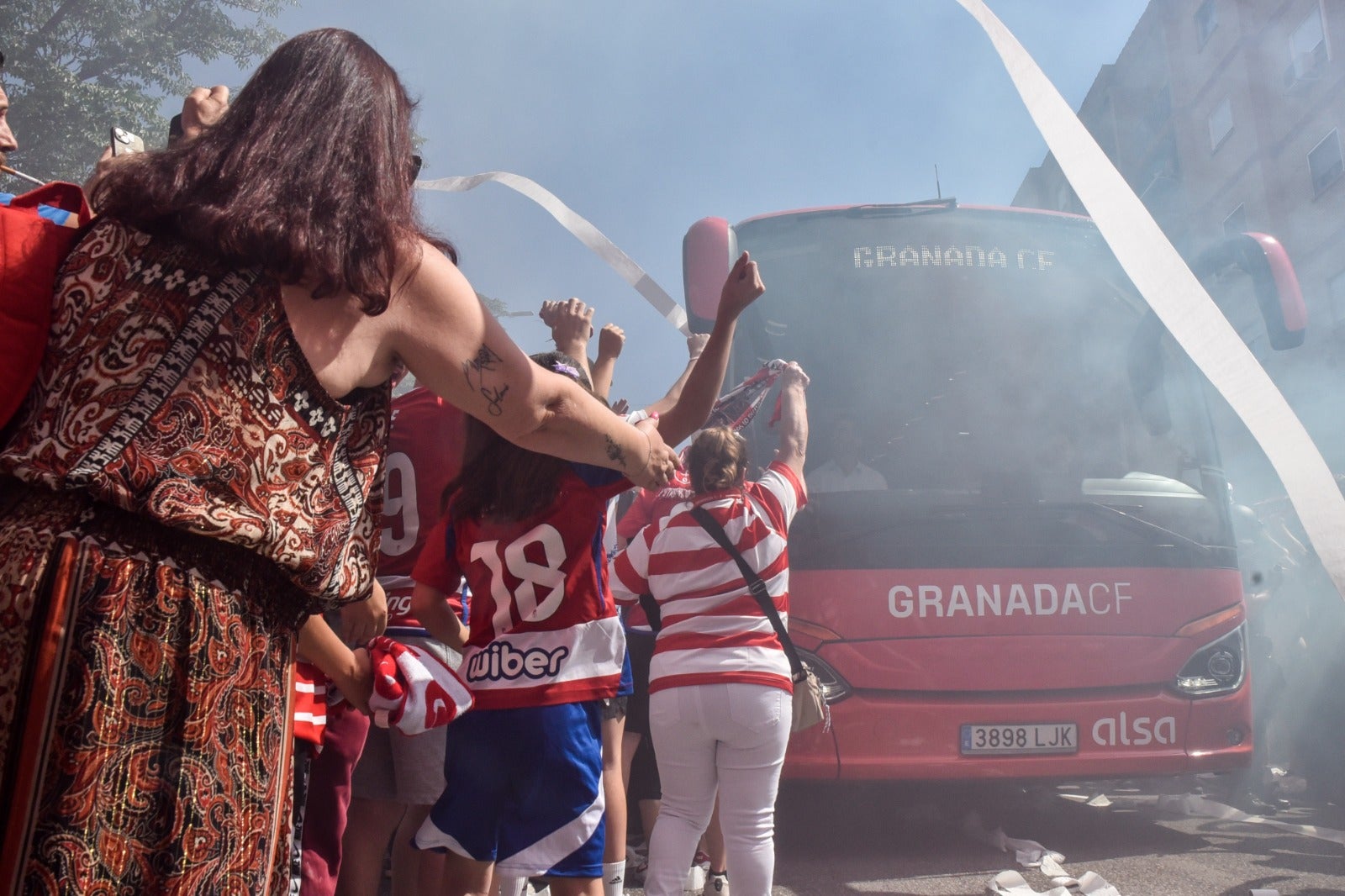 Así ha sido el espectacular recibimiento al Granada