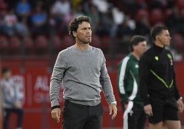 Foto de archivo de Rubi en el banquillo del Almería. Agencia lof/C. BARBA