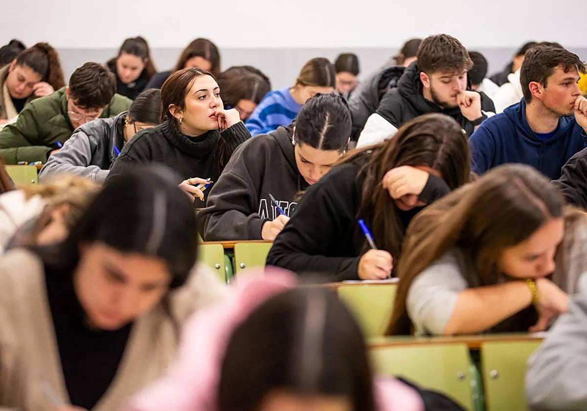 El Centro de Lenguas Modernas de la UGR, en vilo por la dificultad para que lleguen alumnos americanos