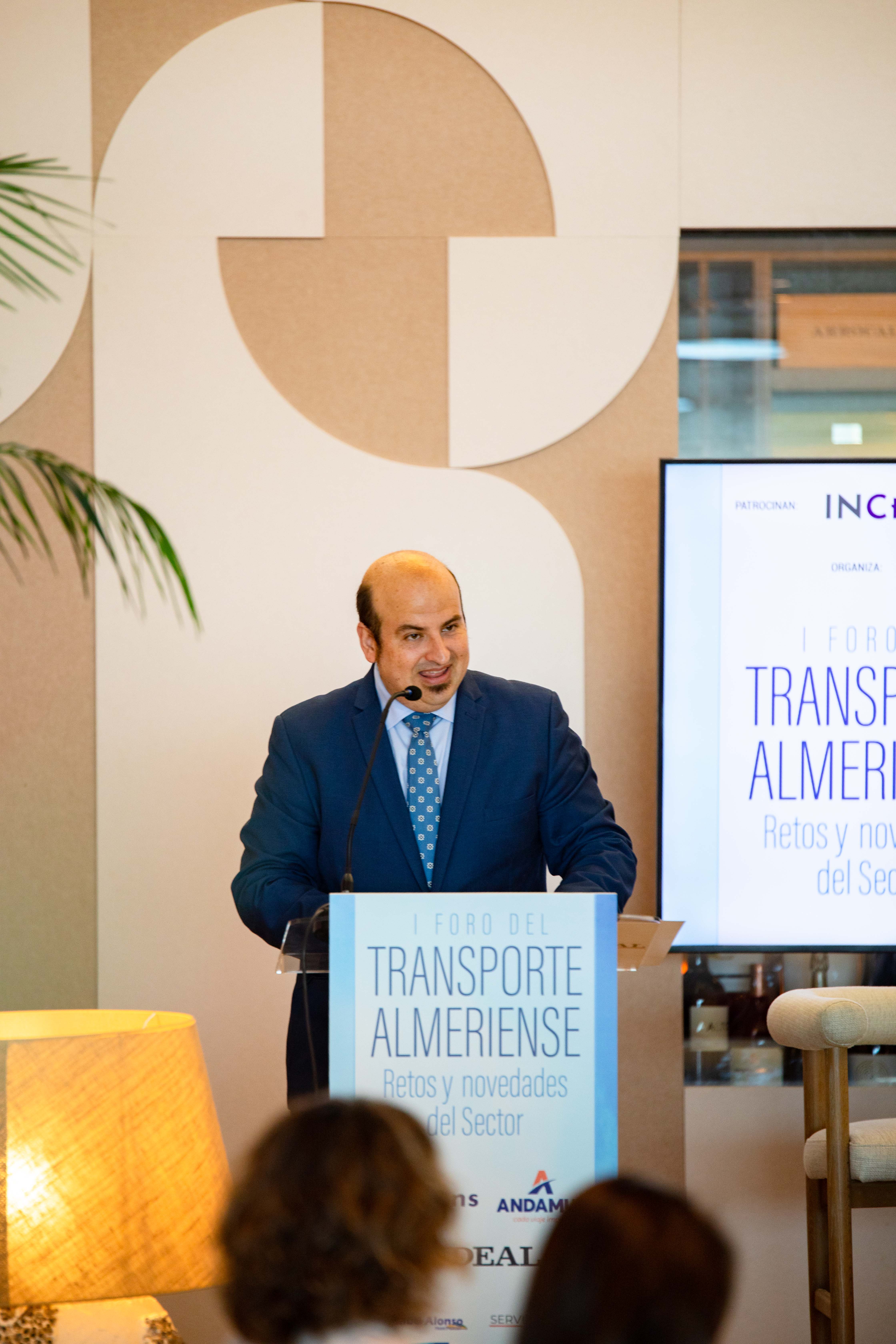 La Jornada del Transporte Almeriense, en imágenes