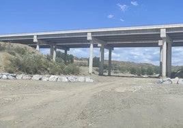 Puente de la A-92 a su paso por Guadix tras las obras
