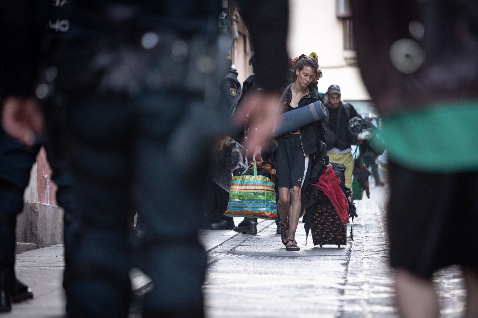 El desalojo de los okupas de la calle Azacayas, en imágenes