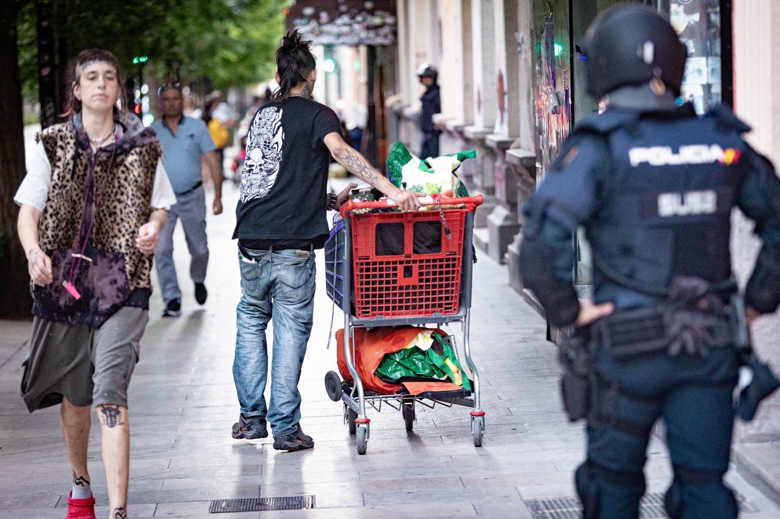 El desalojo de los okupas de la calle Azacayas, en imágenes