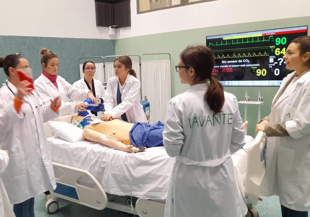 La ugr no concreta las plazas que habrá en medicina a una semana de la selectividad | ideal