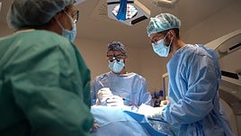 El Hospital Virgen de las Nieves incrementa su plantilla en un 15'07 % en los últimos siete años