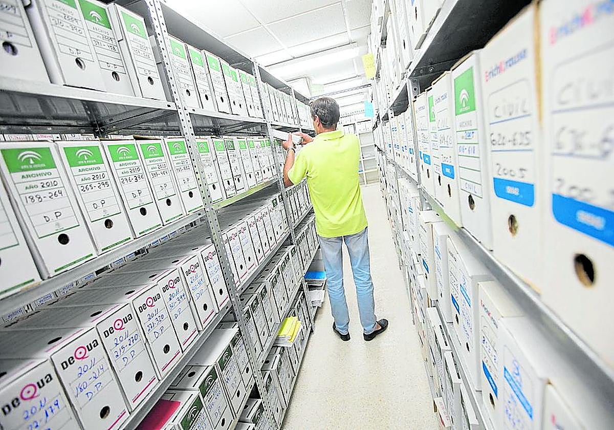 Archivo de unos juzgados de Granada.