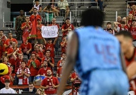 Los aficionados granadinos tienen claro, como señala el mensaje del Frente Nazarí, que la ACB volverá.