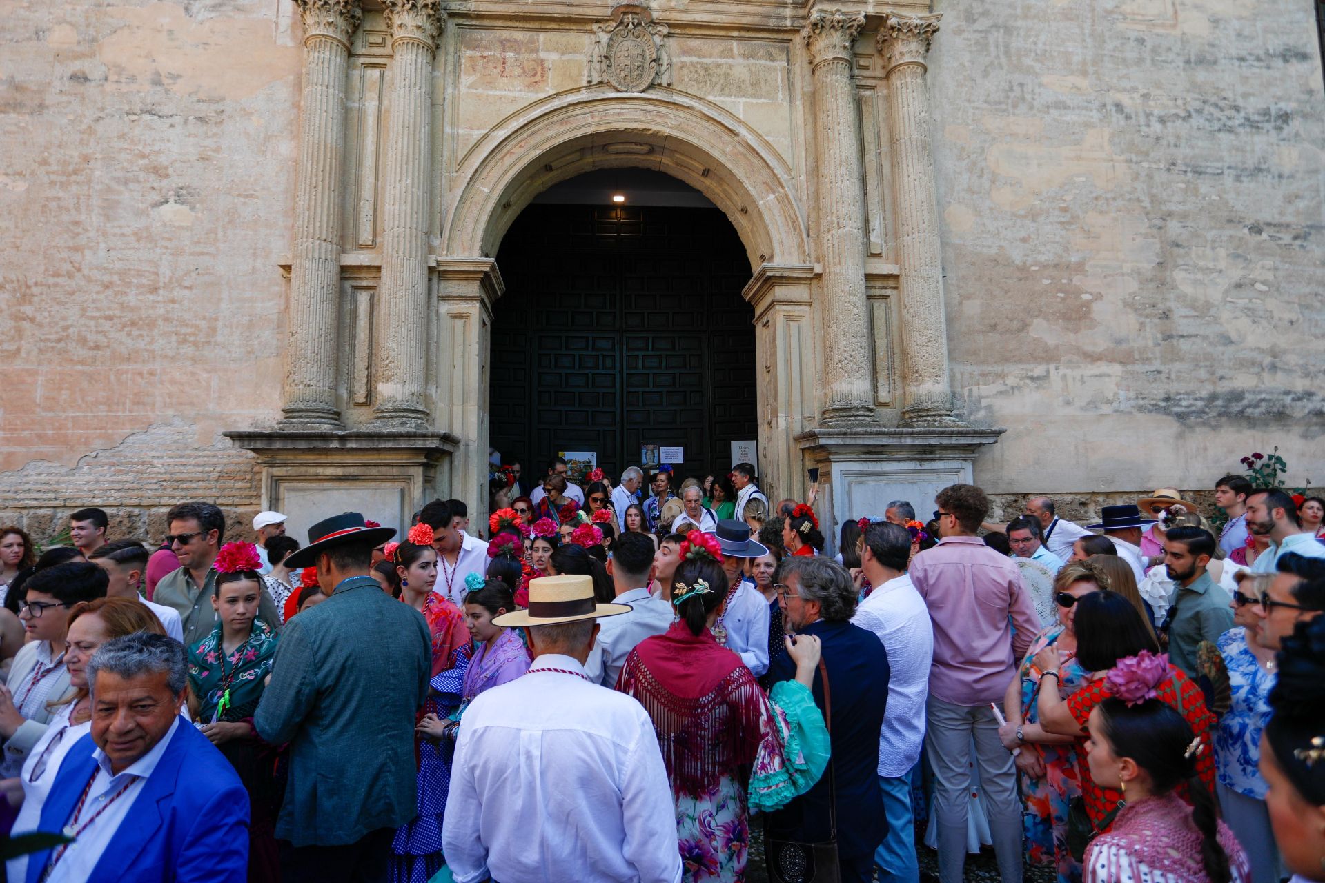 Granada pone en marcha 700 peregrinos y 55 carretas para El Rocío