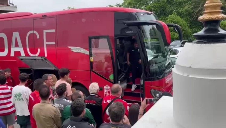 La afición rojiblanca salpica Santander