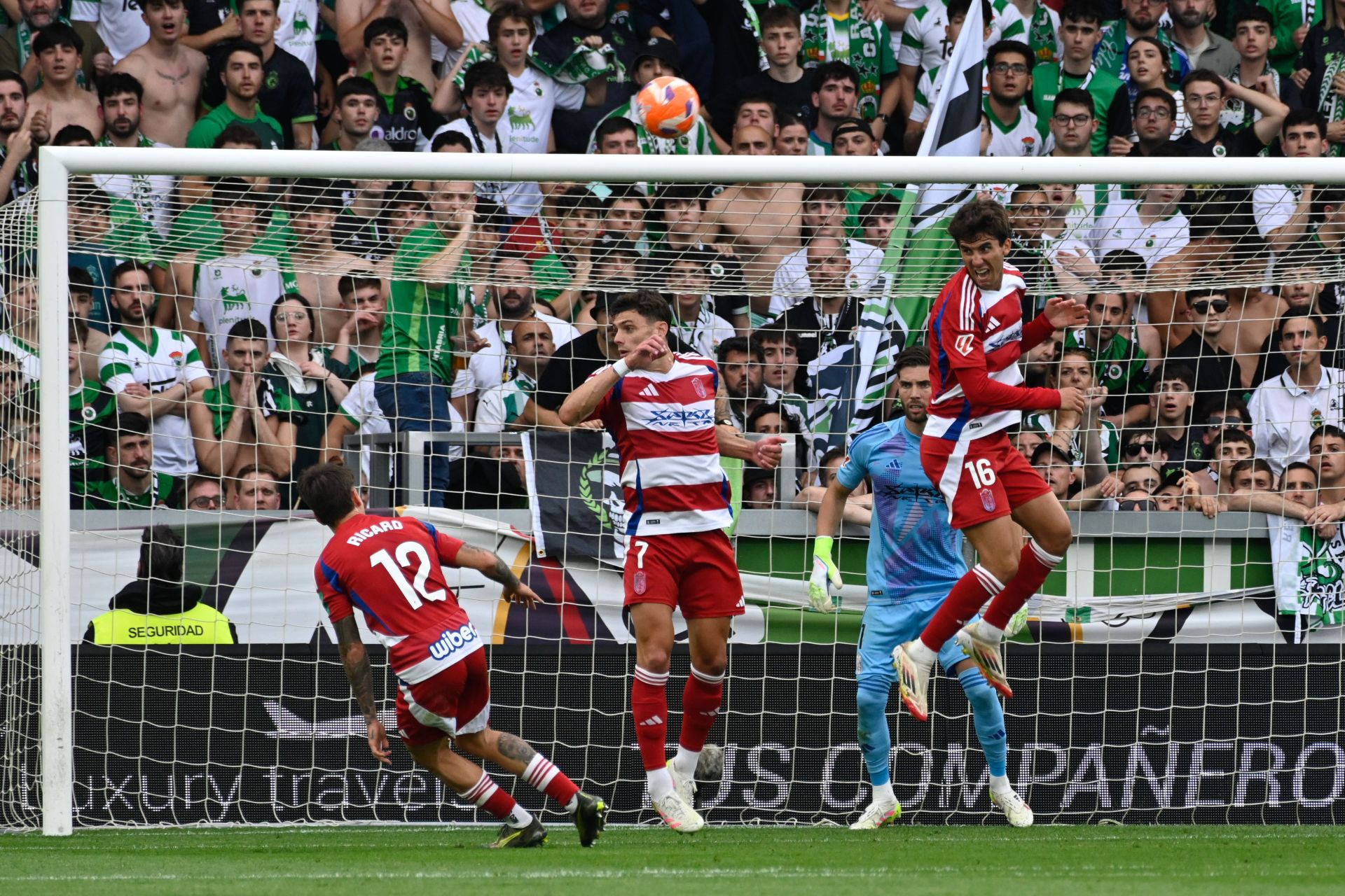 El Racing - Granada CF, en imágenes