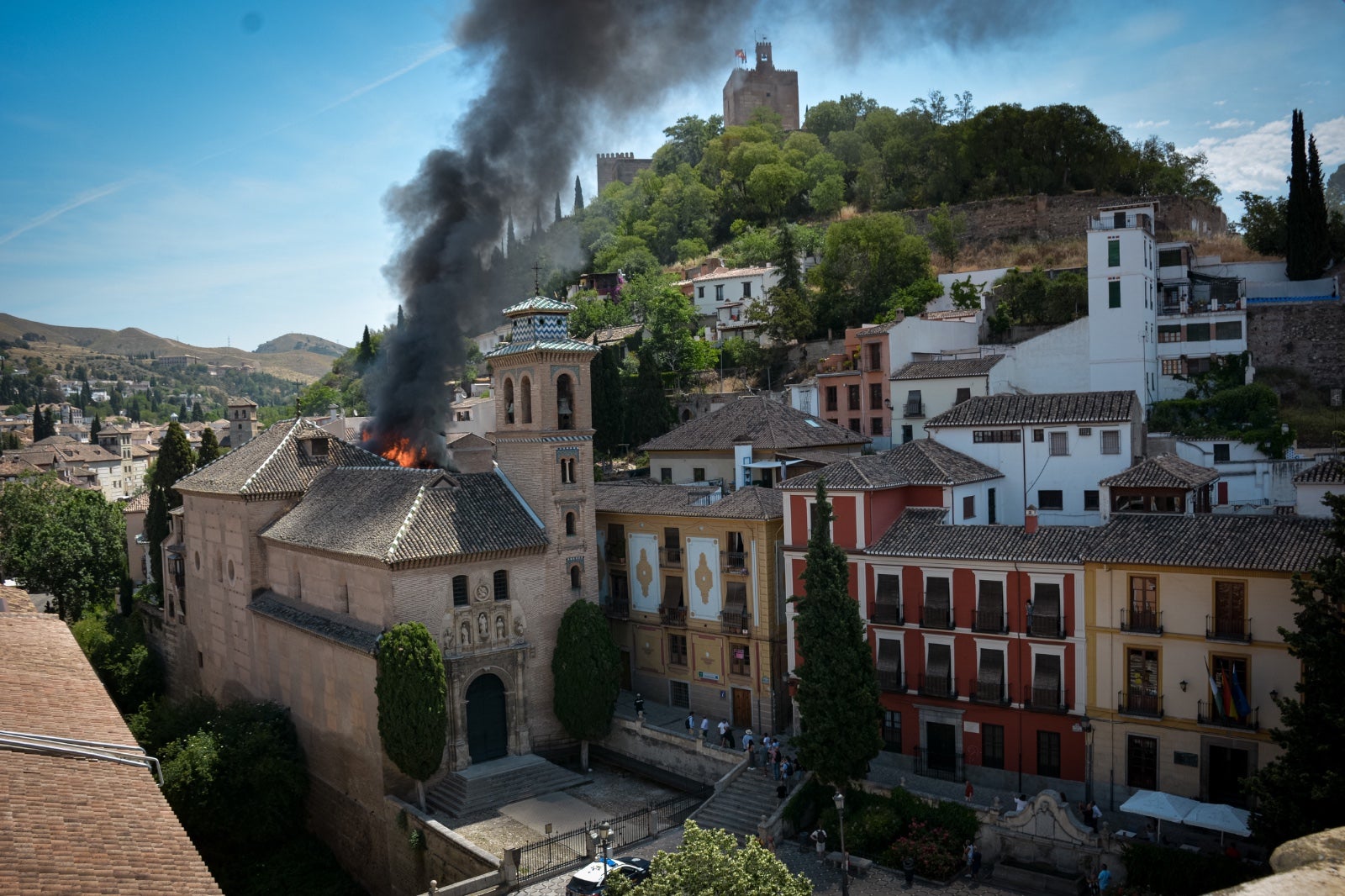 Las espectaculares imágenes del incendio desde el Albaicín