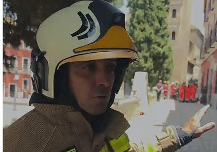 Jefe de Bomberos de Granada, Gustavo Molina.