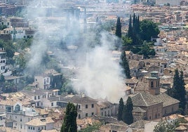 Las espectaculares imágenes del incendio desde el Albaicín
