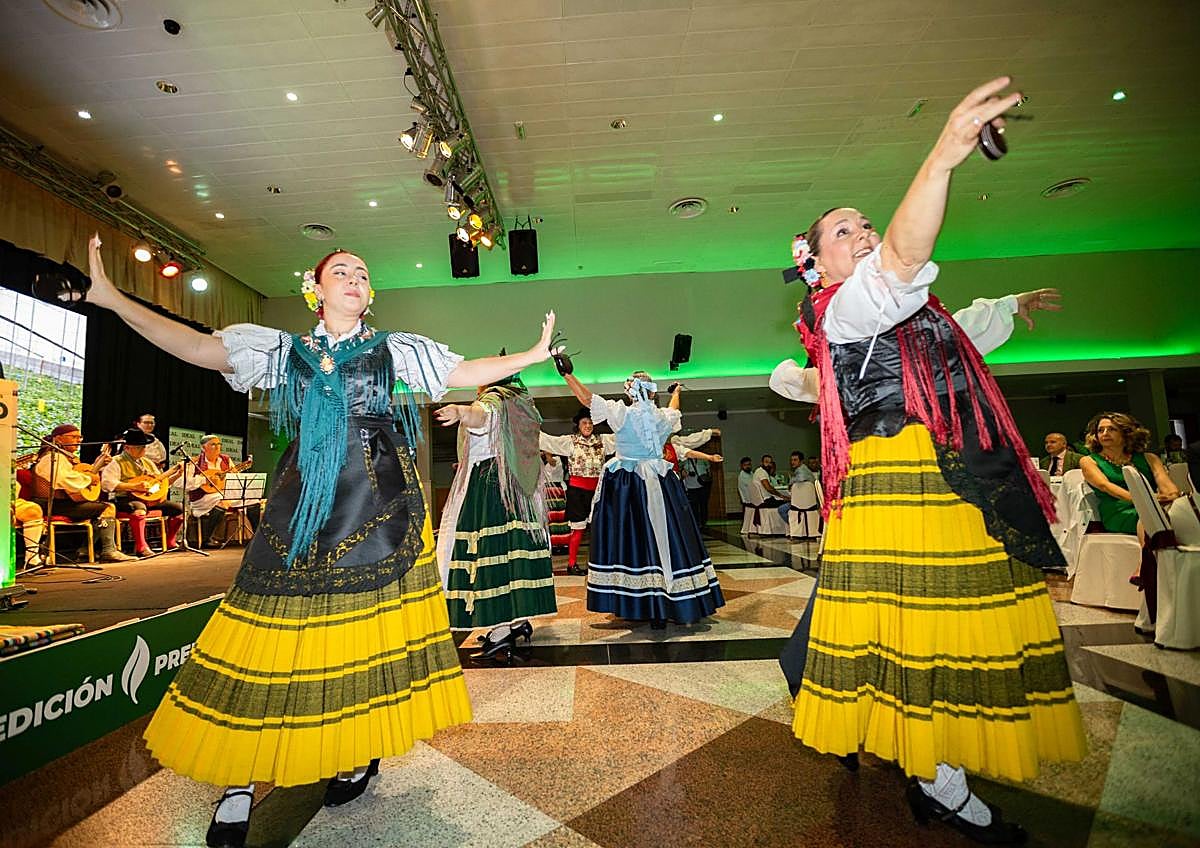 Imagen secundaria 1 - IDEAL reconoce el éxito del sector hortofrutícola con sus V Premios AGRO