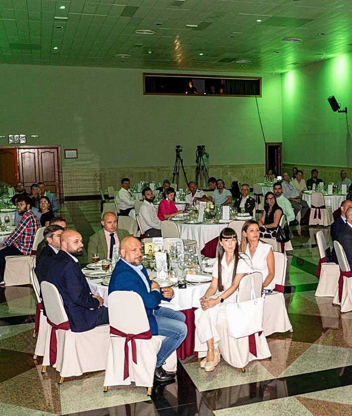 Imagen secundaria 2 - IDEAL reconoce el éxito del sector hortofrutícola con sus V Premios AGRO