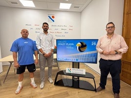 La presentación ha contado con la participación del alcalde de Lújar, Antonio González, municipio que acogerá la primera cita del circuito y con Juan Daniel Ortega, concejal de Deportes de Motril..