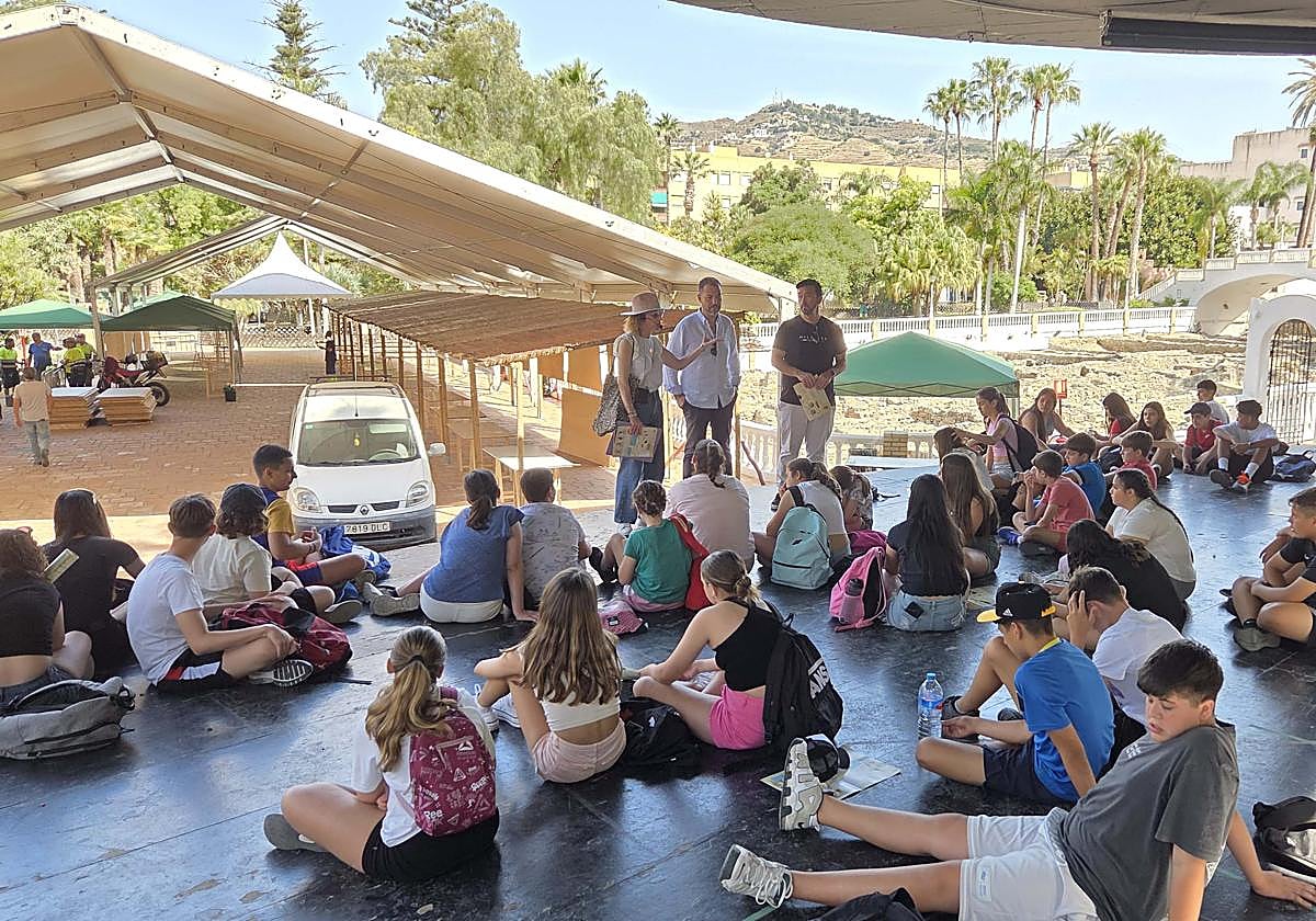 Más de 1.500 escolares descubren la historia fenicia y romana de Almuñécar con el programa 'Un Mar de Historias'