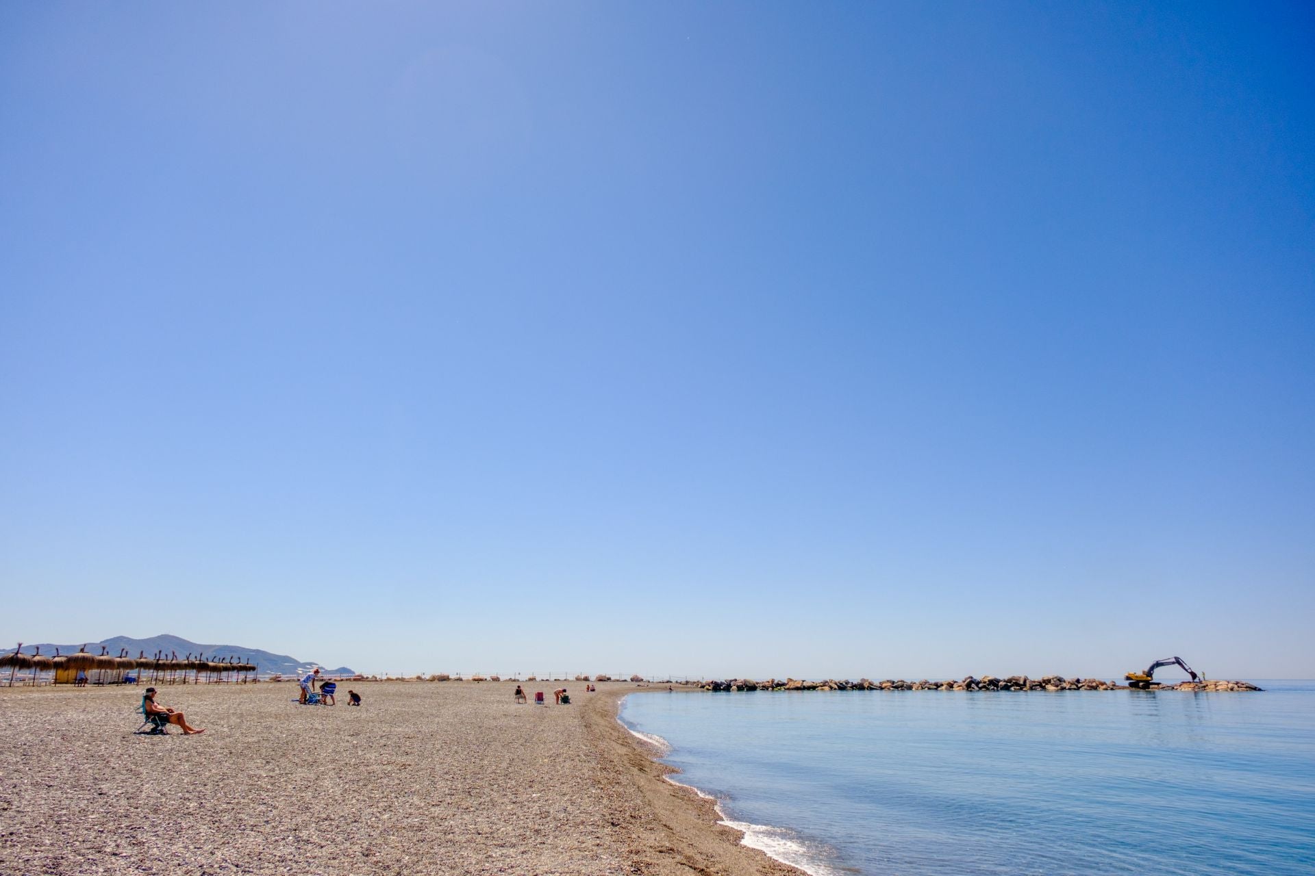 Así está Playa Granada con el espigón al 90%
