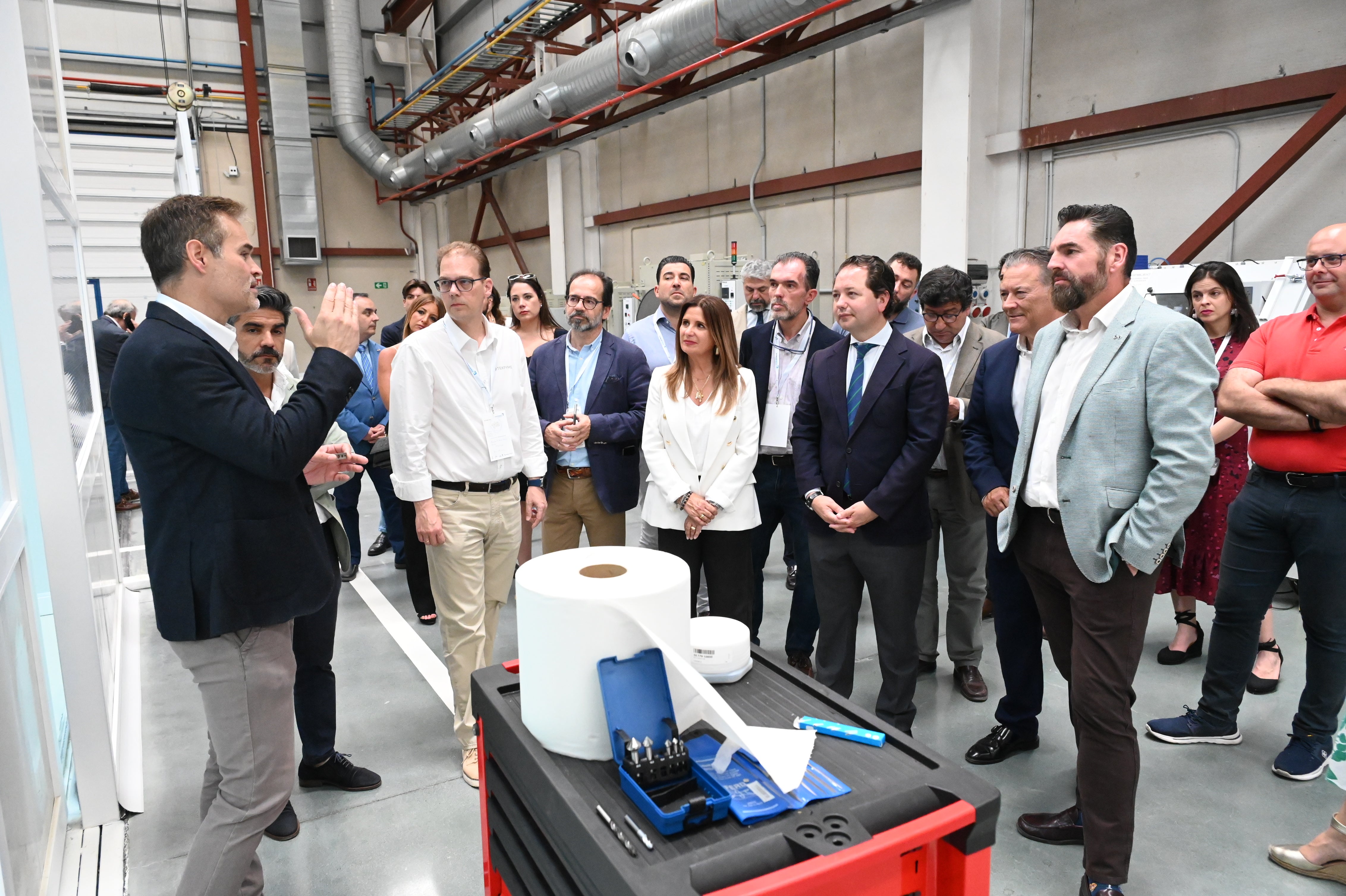 Visita de la alcaldesa y empresarios a instalaciones del Parque de Santana.