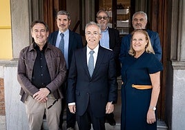 De izqda. a derecha en primera fila Jose Mª García Córdoba, Javier García de la Serrana y Elena Cazorla. Arriba, Buenaventura Porcel, Joaquín Ruiz Vico y Enrique González Bedmar.