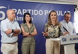 Sánchez Torregrosa y Martínez, con los alcaldesde Pulpí y Huércal-Overa, en la sede del PP.