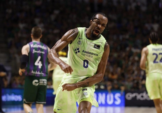 Kevin Punter festeja el triunfo azulgrana en el Martín Carpena.