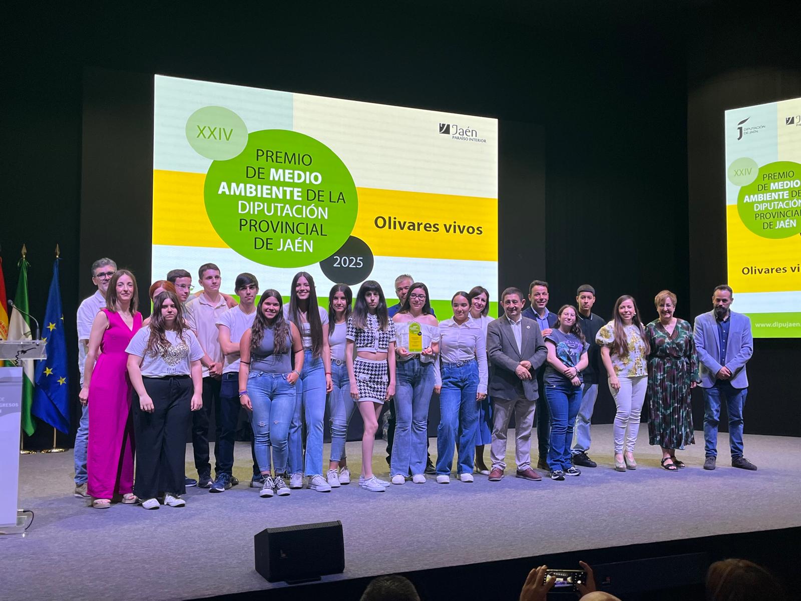 Alumnos de Martos, galardonados con uno de los premios de Medio Ambiente de Diputación.