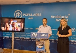Erik Domínguez y Elena González en rueda de prensa.
