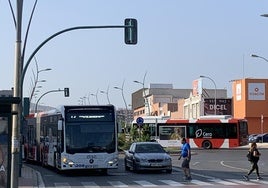 Estos son los cambios de las líneas de autobús urbano tras la demolición del puente del Mediterráneo