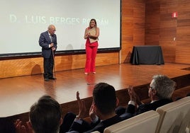 Ovación a Luis Berges en el acto del Museo Íbero.