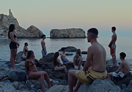 Saiko ha grabado el videoclip de 'Nostalgia' en las playas de Granada.