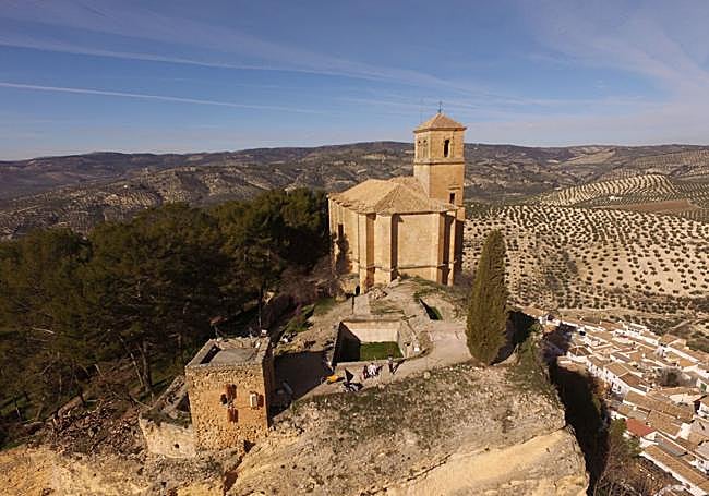 Imagen aérea de una de las zonas donde se está excavando en el Castillo de Montefrío.