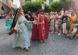 La historia de Jaén cobra vida en un desfile extraordinario