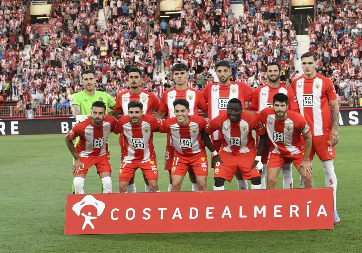 Un gran partido del Almería no le basta para aprobar