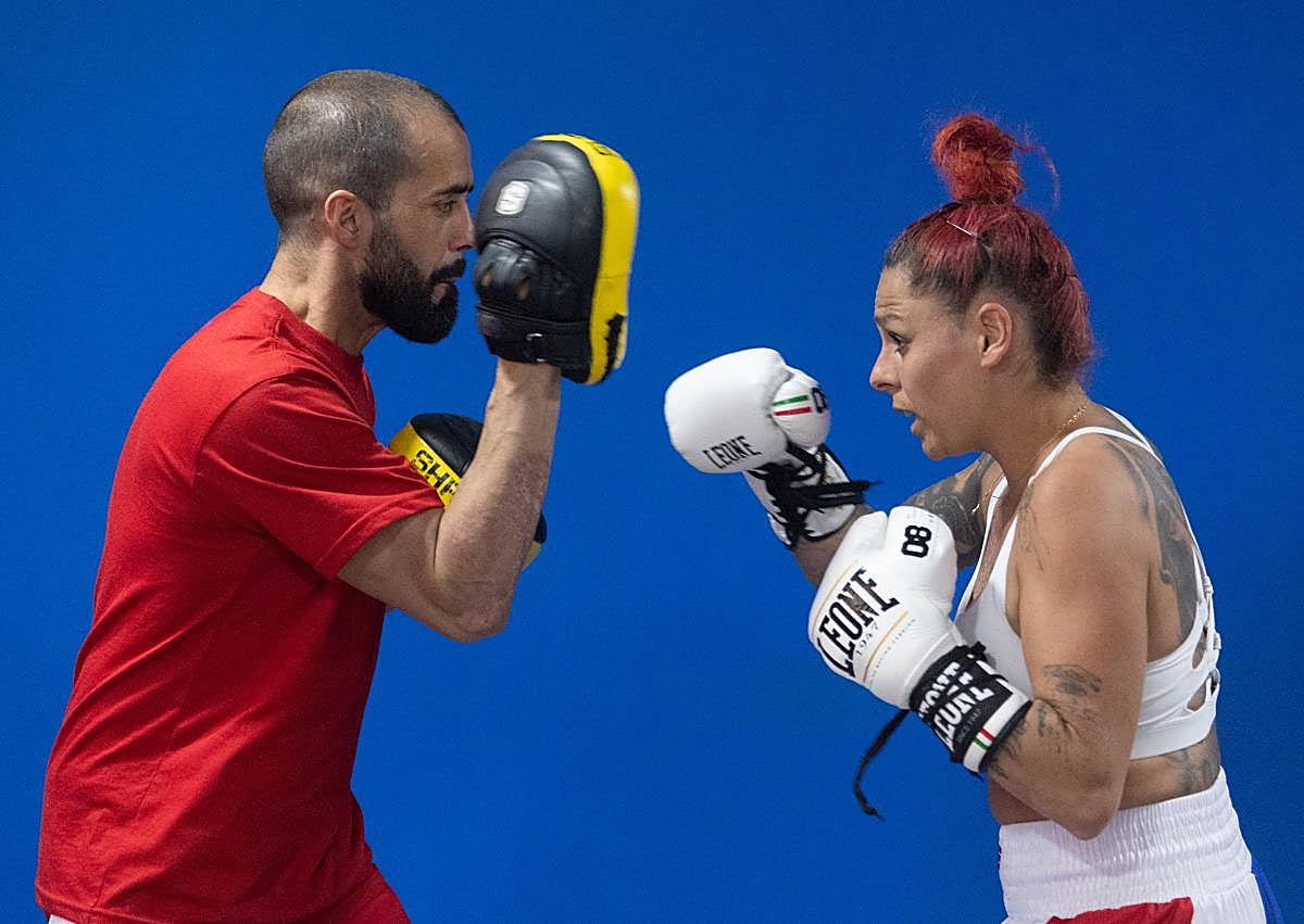 Imagen secundaria 1 - La púgil, durante uno de sus entrenamientos. 
