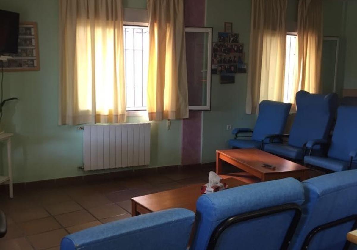 Imagen principal - Imágenes de archivo de la comunidad terapéutica de salud mental en Alfacar.