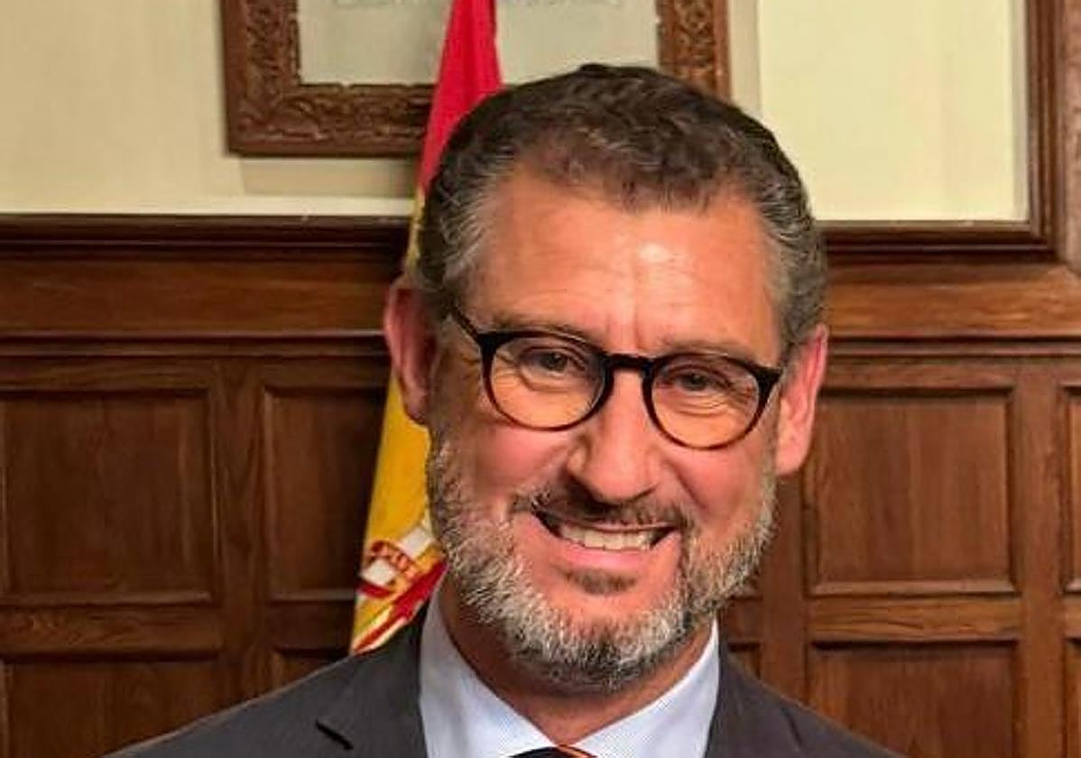 Gonzalo Martínez-Carrasco y De Santiago .