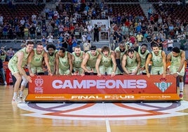 El Betis celebra su ascenso.
