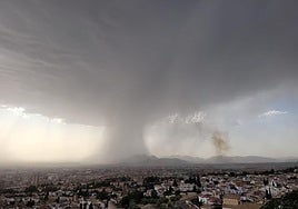 La tormenta sobre Granada.