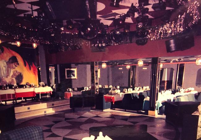 Otros tiempos. Pista de baile de la discoteca del complejo El Capricho en una imagen antigua del archivo de la empresa