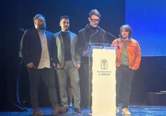 Los integrantes de Supersubmarina cuando fueron nombrados Hijos Predilectos de Baeza.
