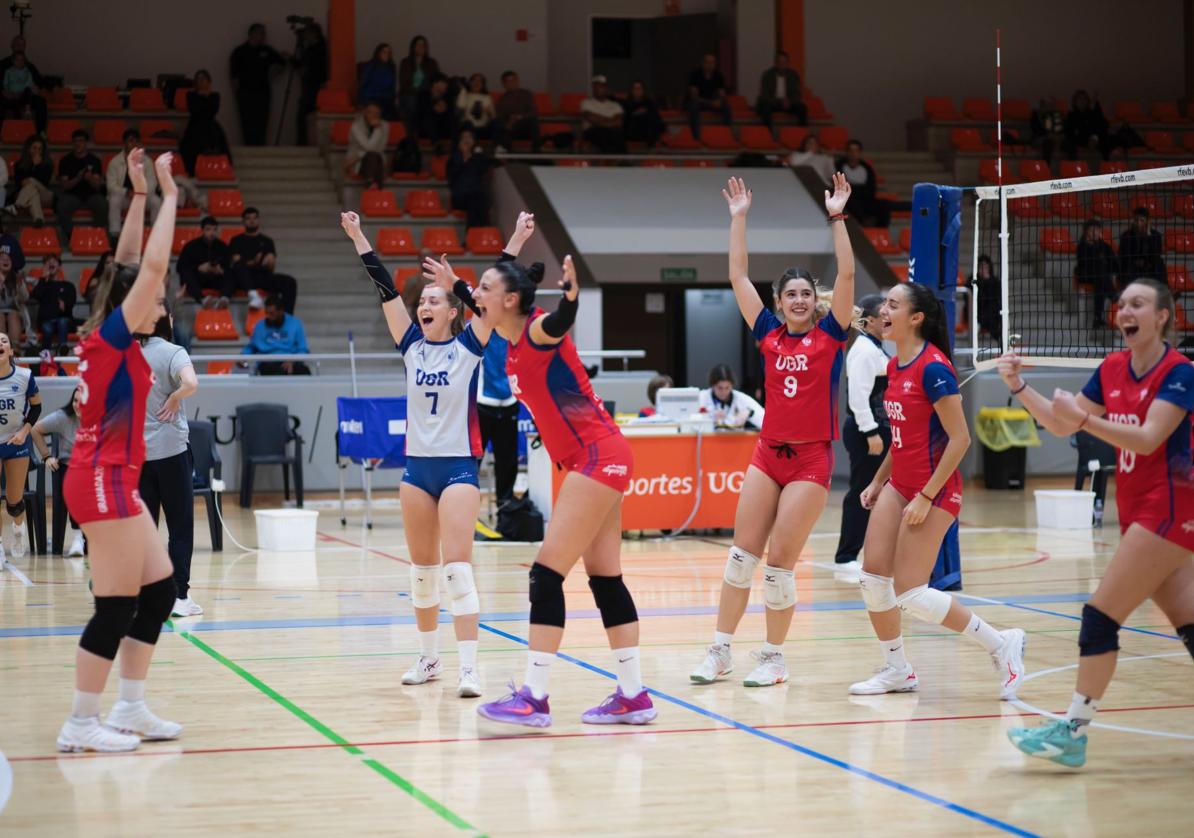 Las jugadoras del CDU de voleibol subieron a Superliga 2.