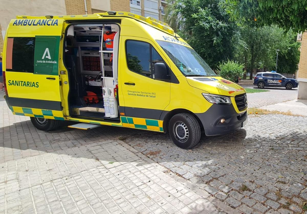 Un hombre fallece en plena calle del barrio del Polígono del Valle