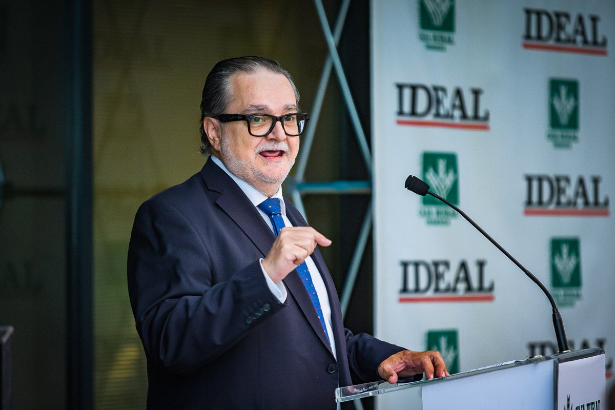 Las imágenes del desayuno informativo de IDEAL sobre la IA en la empresa