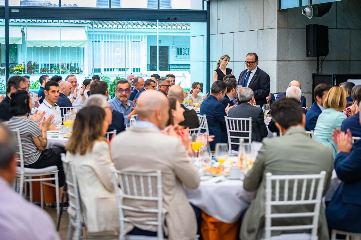 Las imágenes del desayuno informativo de IDEAL sobre la IA en la empresa