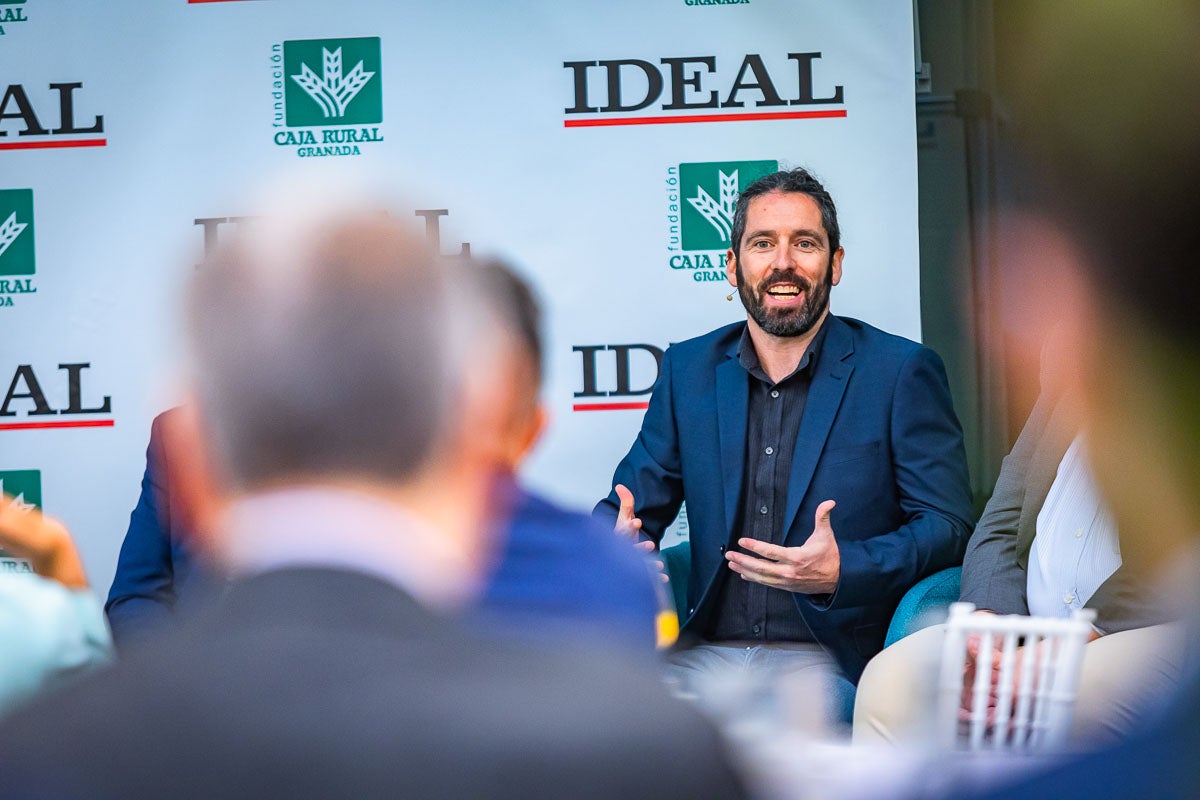 Las imágenes del desayuno informativo de IDEAL sobre la IA en la empresa