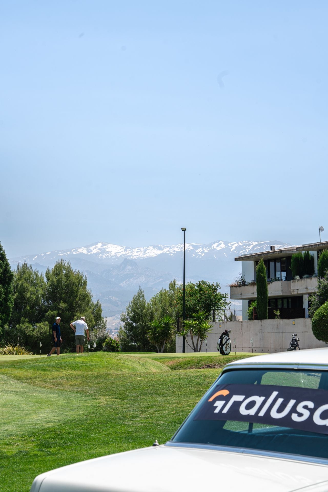 Encuéntrate en el Torneo de Golf del Colegio de Aparejadores de Granada y IV memorial Vicente de Luna Cambil