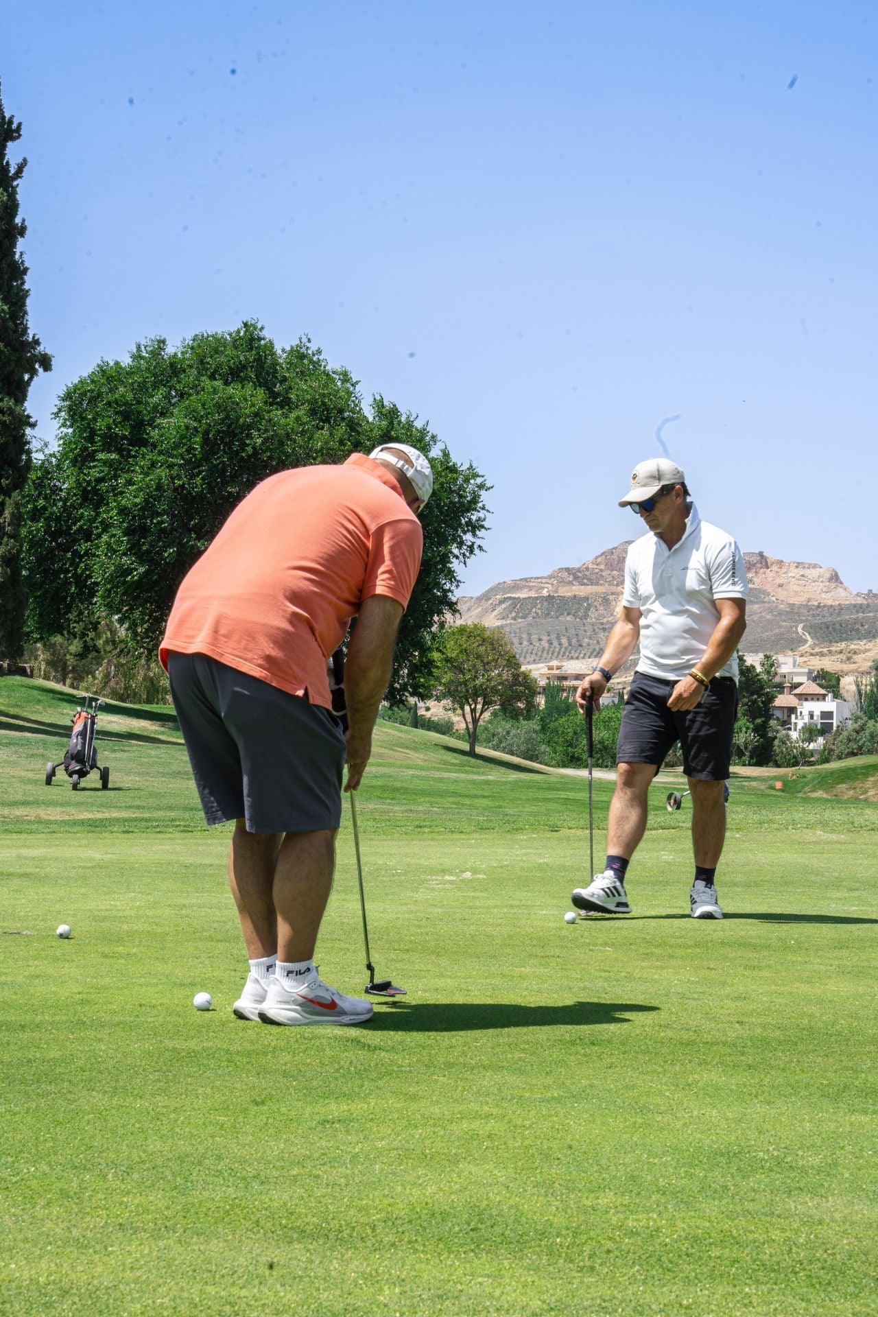 Encuéntrate en el Torneo de Golf del Colegio de Aparejadores de Granada y IV memorial Vicente de Luna Cambil