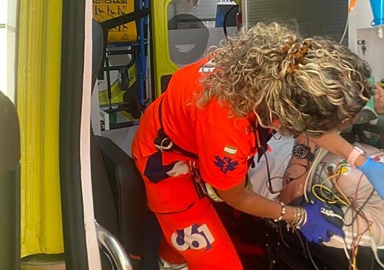 Atención del 061 al varón de Almuñécar.