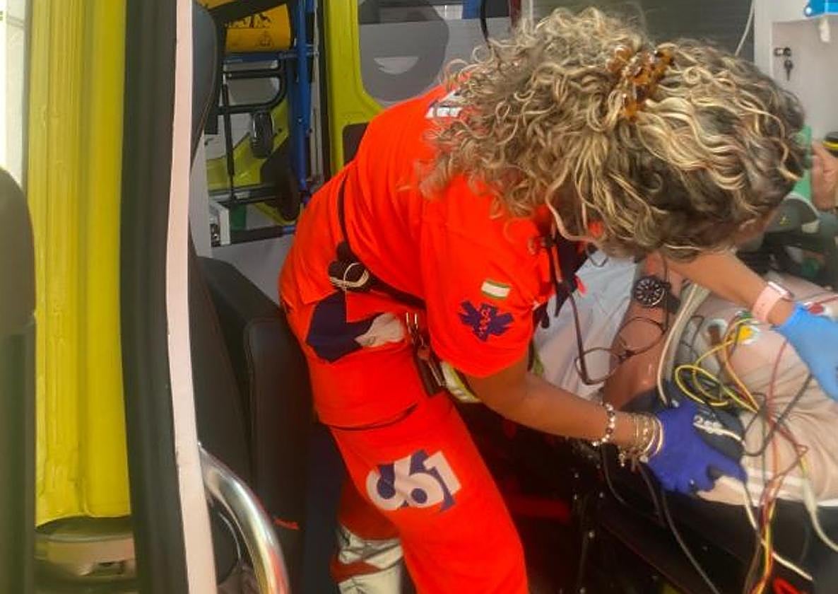 Atención del 061 al varón de Almuñécar.